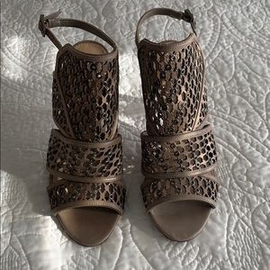 Vince Camuto heels size 8